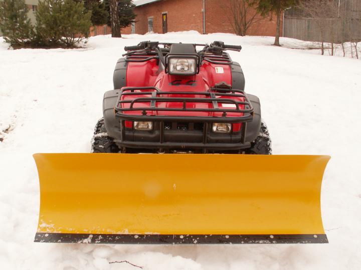 SNOW-CLEANING SHIELD
